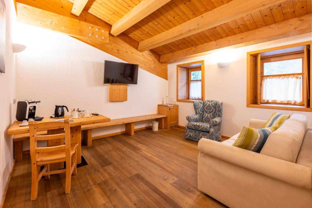 Agriturismo La Fiorida Mantello Luaran gambar